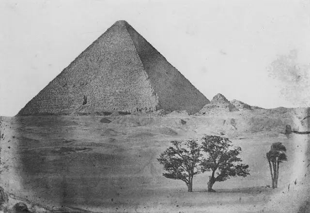 Primeras fotografías de la Gran Pirámide